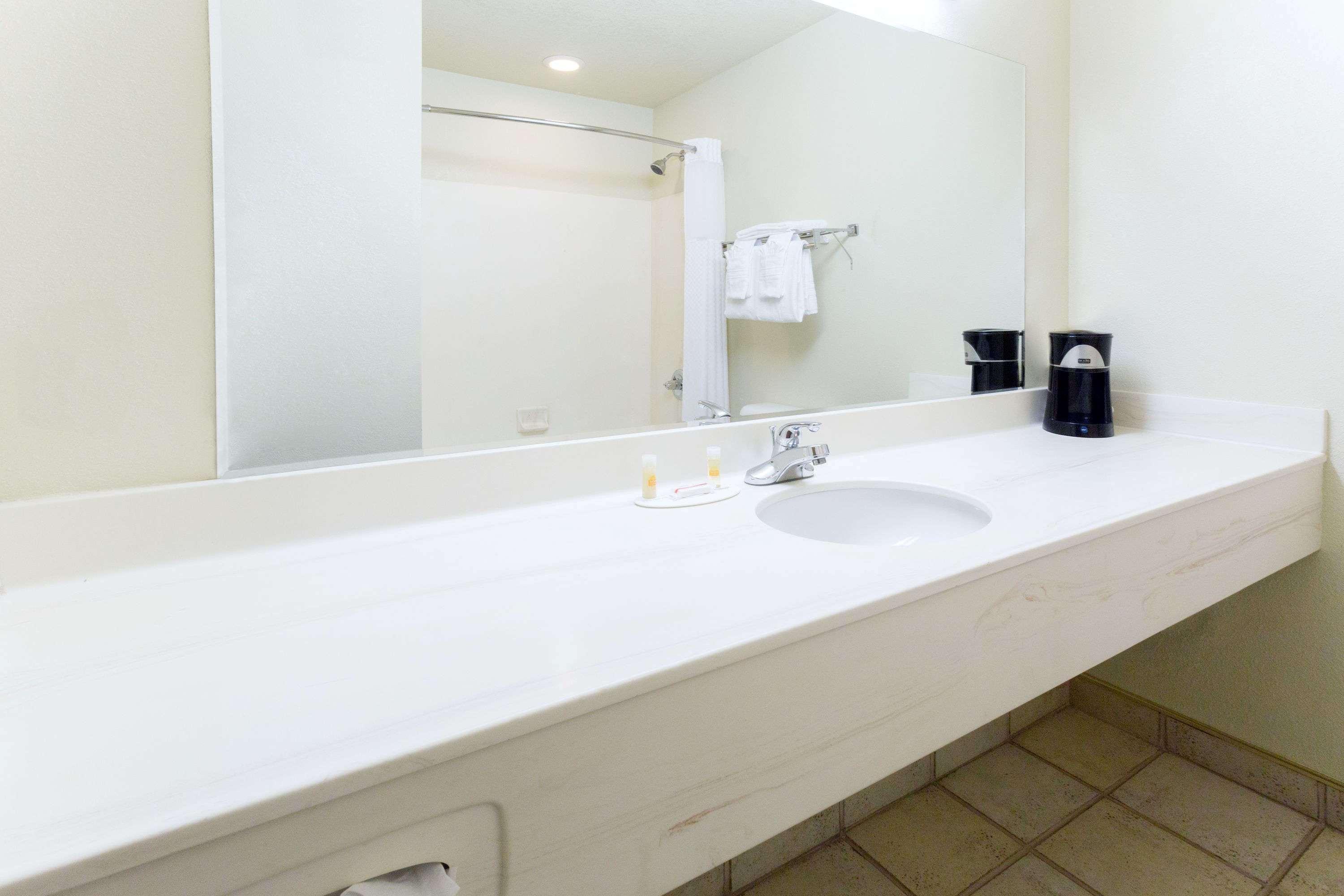 Hotel Days By Wyndham Airport *