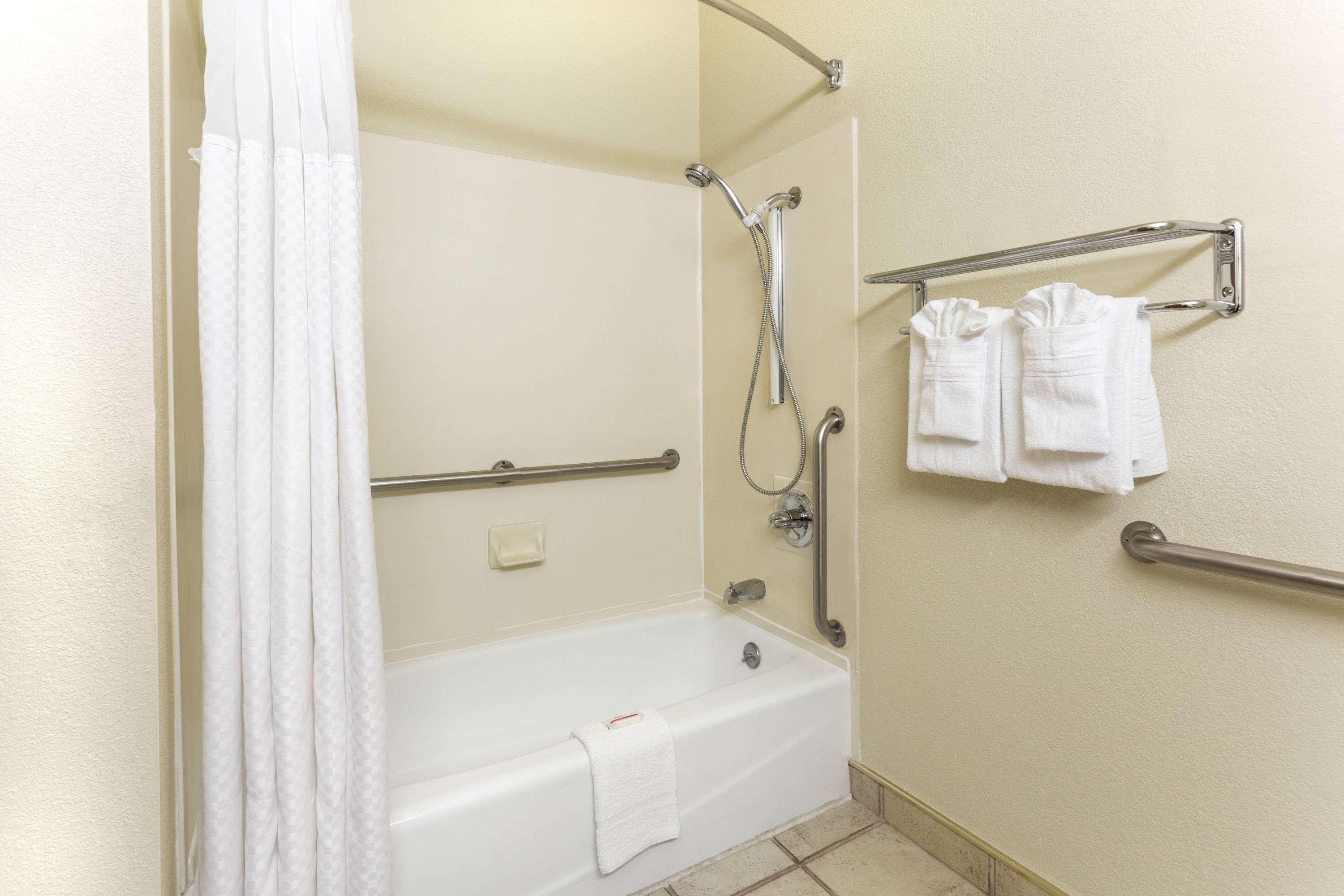 Days By Wyndham Airport Colorado Springs