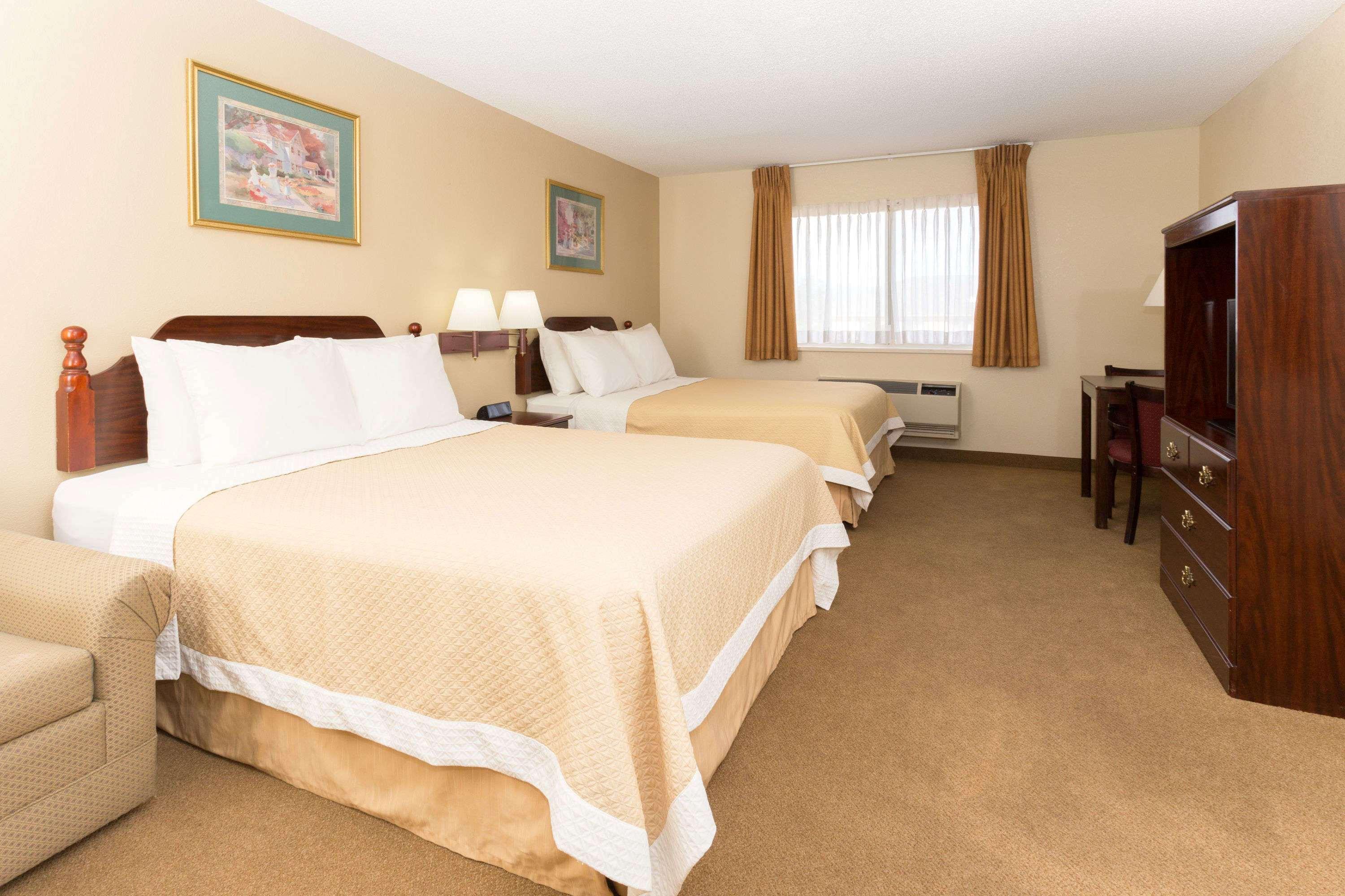 Hotel Days By Wyndham Airport Colorado Springs
